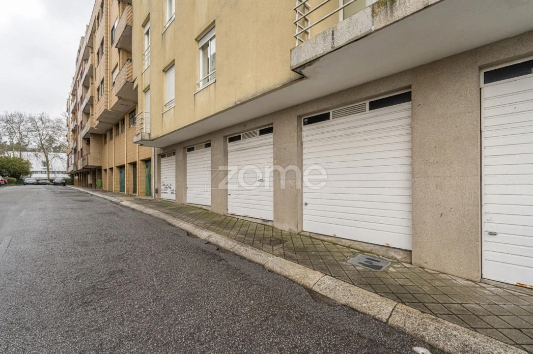 Apartamento T3 para Venda em Mafamude e Vilar do Paraíso Foto 23