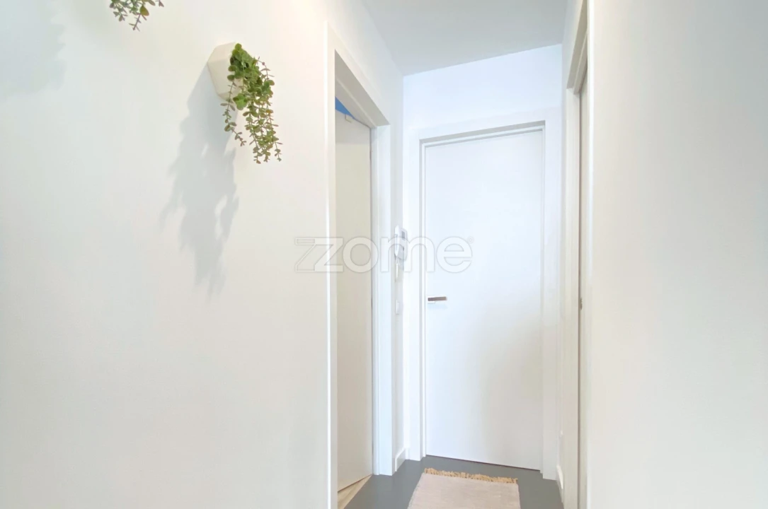 Apartamento T2 para Venda em Paranhos Foto 3