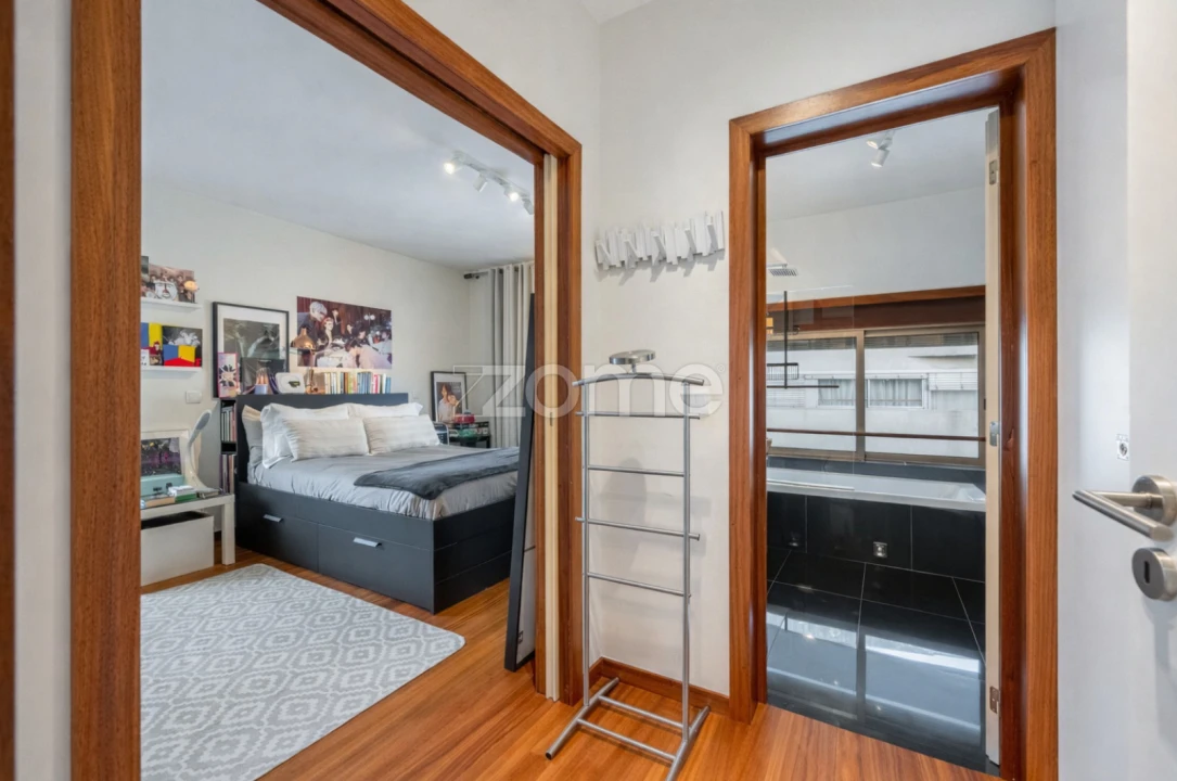 Apartamento T4 para Venda em Lordelo do Ouro e Massarelos Foto 21