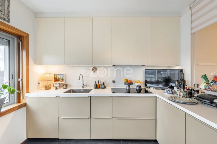 Apartamento T4 para Venda em Lordelo do Ouro e Massarelos Foto 4