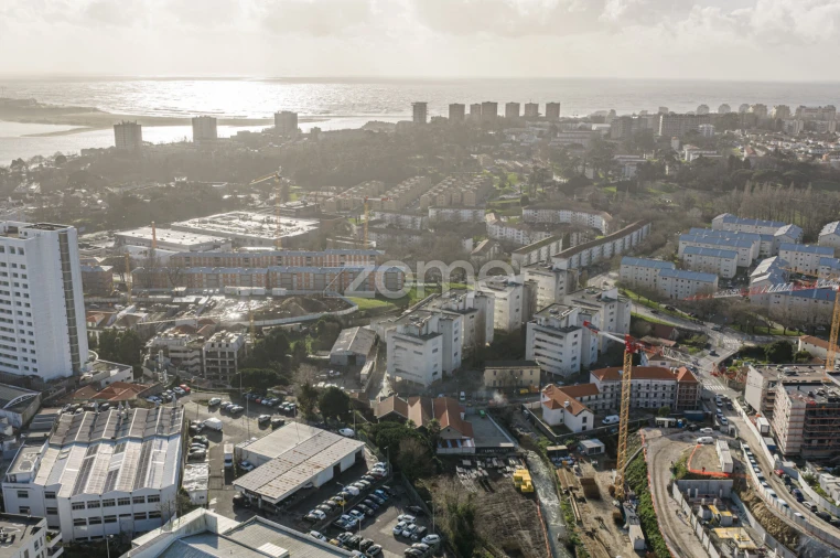 Apartamento T4 para Venda em Lordelo do Ouro e Massarelos Foto 10