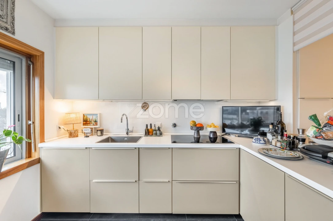 Apartamento T4 para Venda em Lordelo do Ouro e Massarelos Foto 4