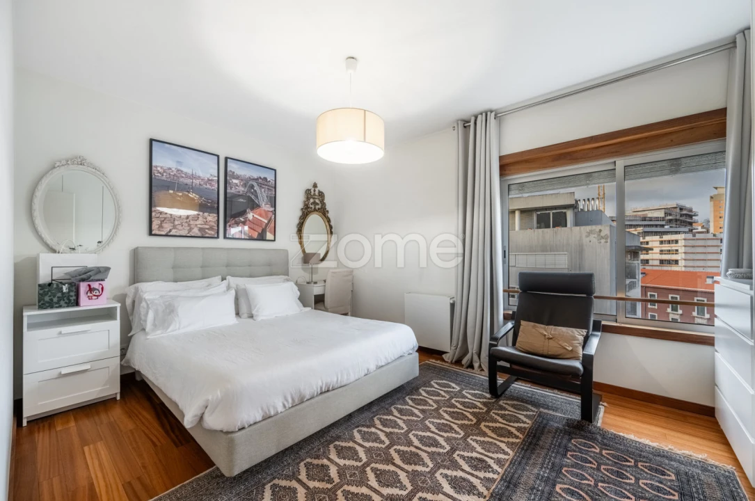 Apartamento T4 para Venda em Lordelo do Ouro e Massarelos Foto 20