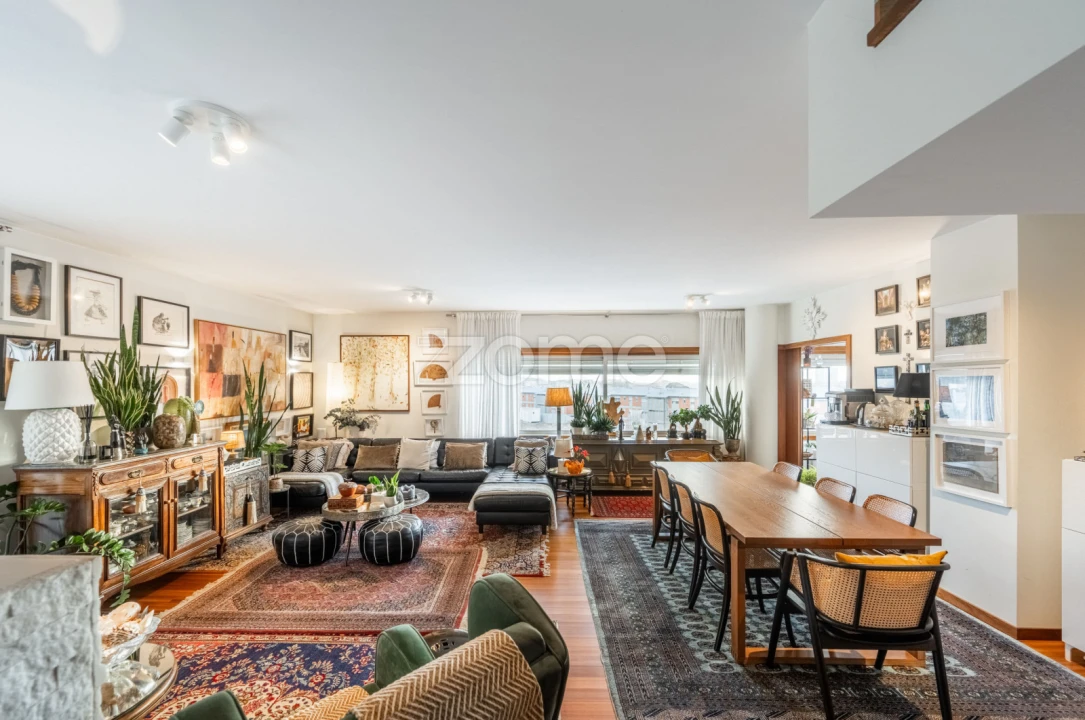 Apartamento T4 para Venda em Lordelo do Ouro e Massarelos Foto 13