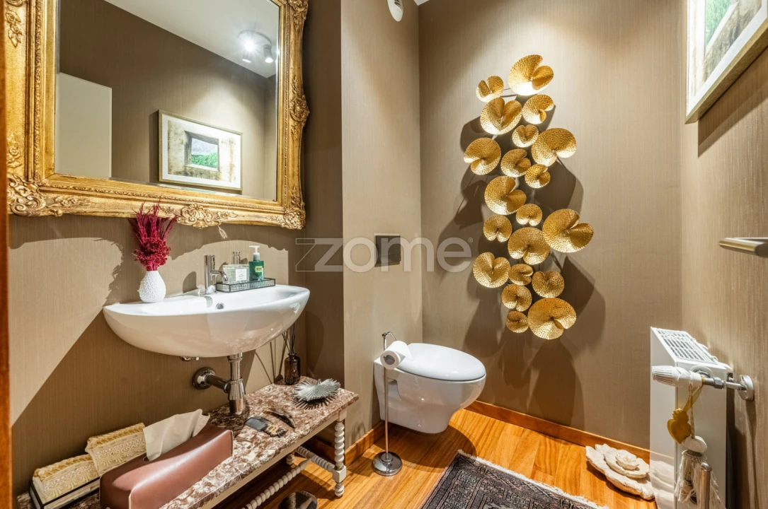 Apartamento T4 para Venda em Lordelo do Ouro e Massarelos Foto 5