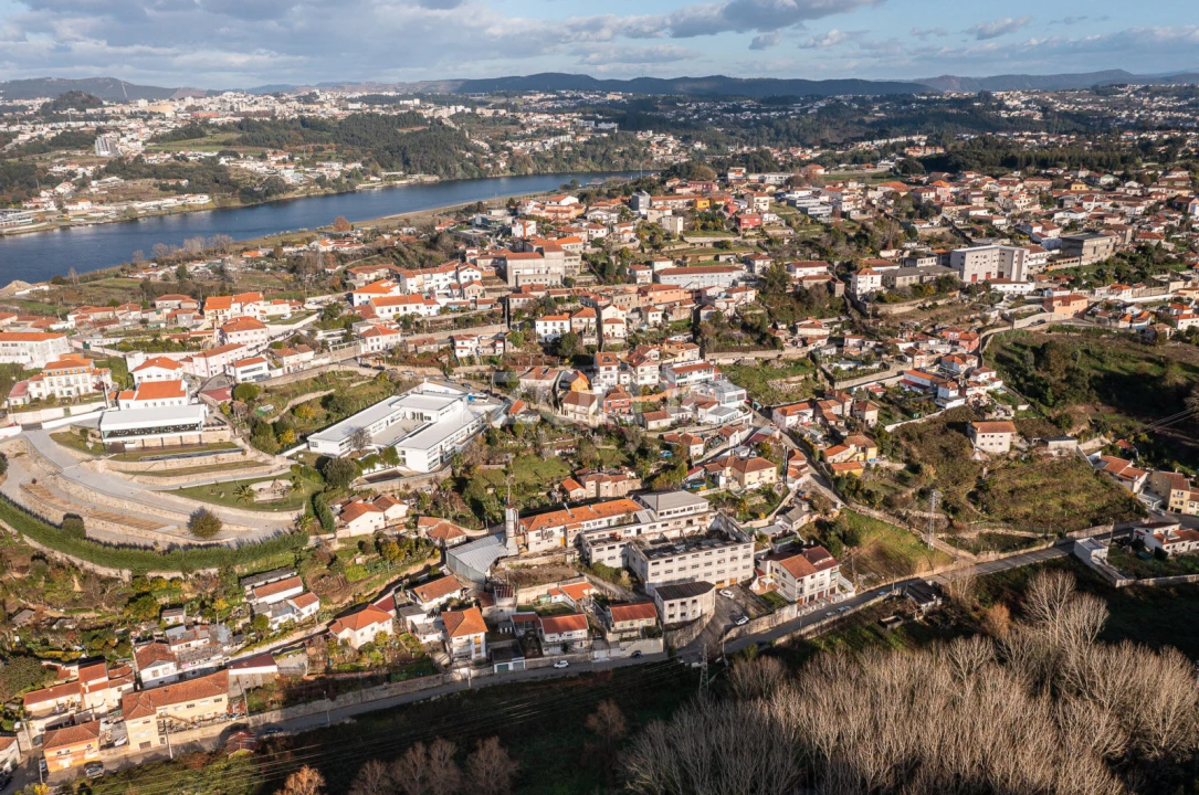 Terreno Comércio / Armazém para Venda em Avintes Foto 8