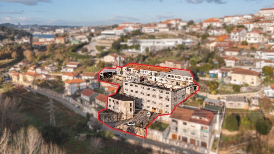 Terreno Comércio / Armazém para Venda em Avintes