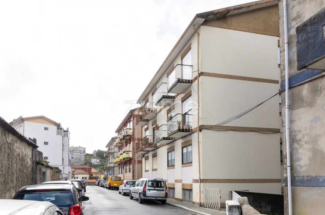 Apartamento T3 para Venda em Oliveira do Douro Foto 3