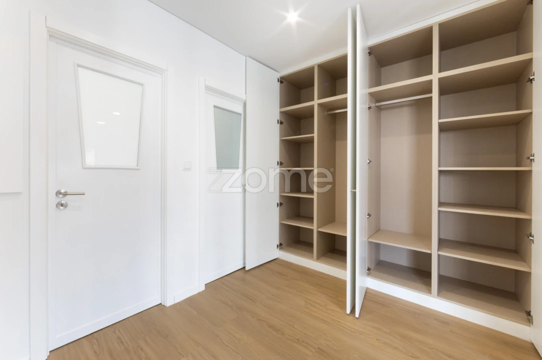 Apartamento T3 para Venda em Oliveira do Douro Foto 8