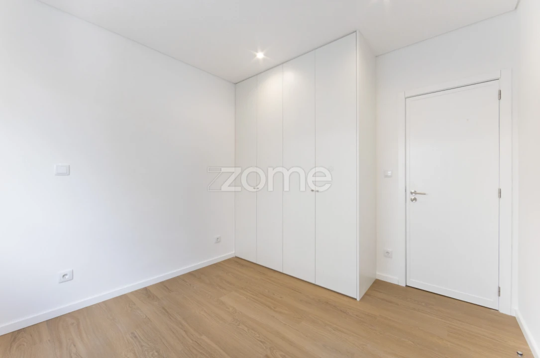 Apartamento T3 para Venda em Oliveira do Douro Foto 19