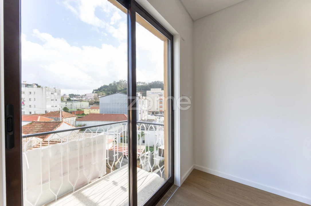 Apartamento T3 para Venda em Oliveira do Douro Foto 25