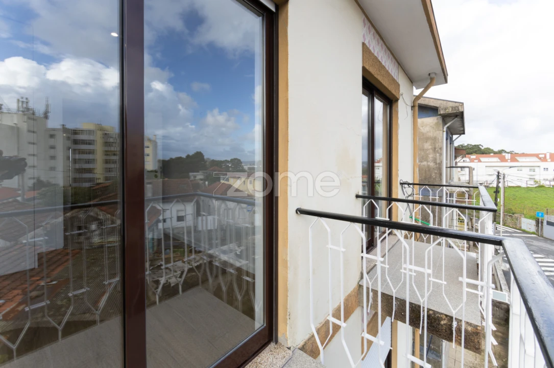 Apartamento T3 para Venda em Oliveira do Douro Foto 30