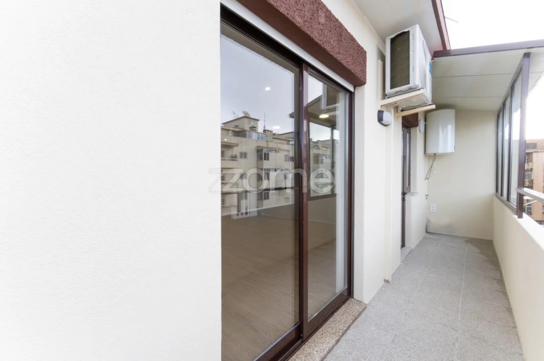 Apartamento T3 para Venda em Oliveira do Douro Foto 31