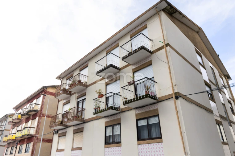 Apartamento T3 para Venda em Oliveira do Douro Foto 4