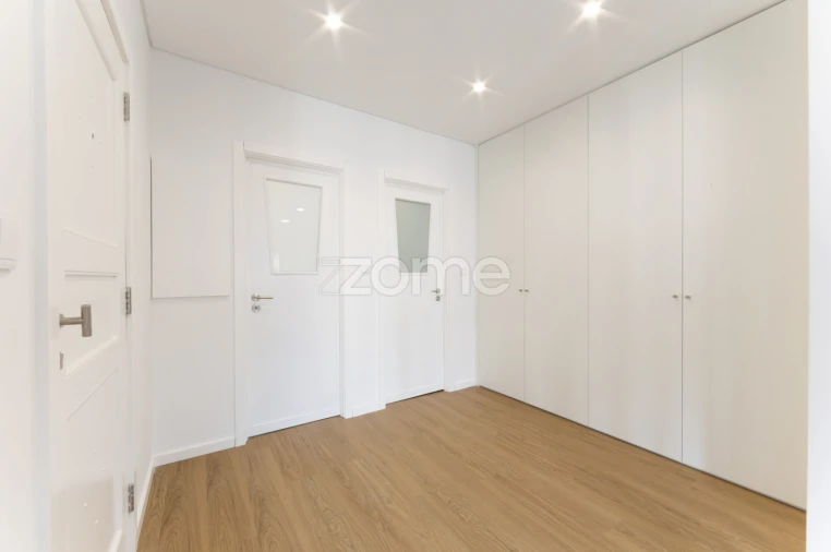 Apartamento T3 para Venda em Oliveira do Douro Foto 7