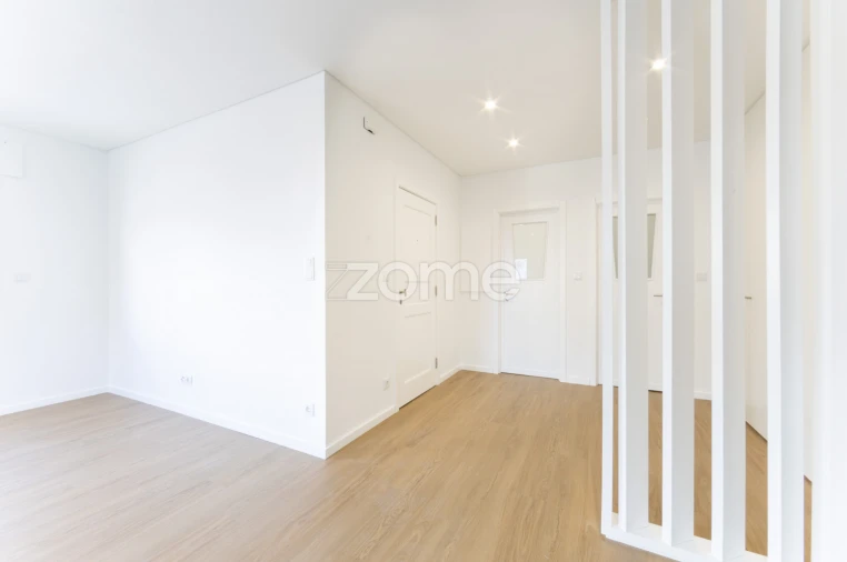 Apartamento T3 para Venda em Oliveira do Douro Foto 1