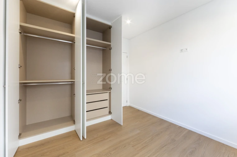 Apartamento T3 para Venda em Oliveira do Douro Foto 20