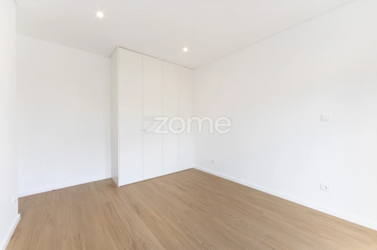 Apartamento T3 para Venda em Oliveira do Douro Foto 23