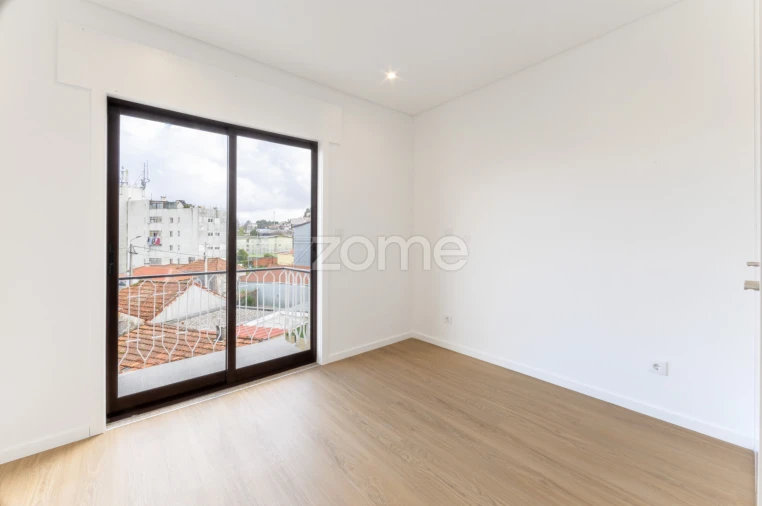 Apartamento T3 para Venda em Oliveira do Douro Foto 26