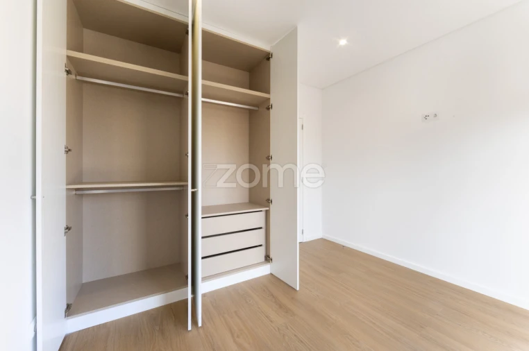 Apartamento T3 para Venda em Oliveira do Douro Foto 28