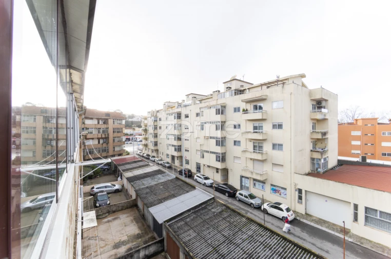 Apartamento T3 para Venda em Oliveira do Douro Foto 33