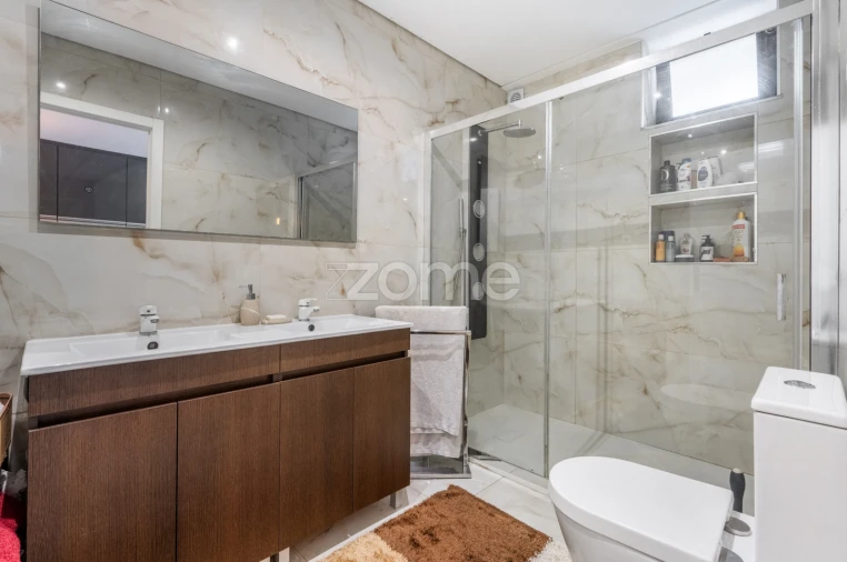 Moradia T4 para Venda em São Mamede de Infesta e Senhora da Hora Foto 9