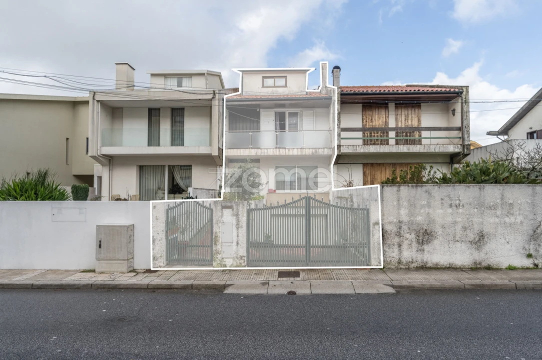 Moradia T4 para Venda em São Mamede de Infesta e Senhora da Hora Foto 2