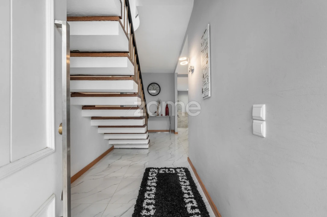 Moradia T4 para Venda em São Mamede de Infesta e Senhora da Hora Foto 3