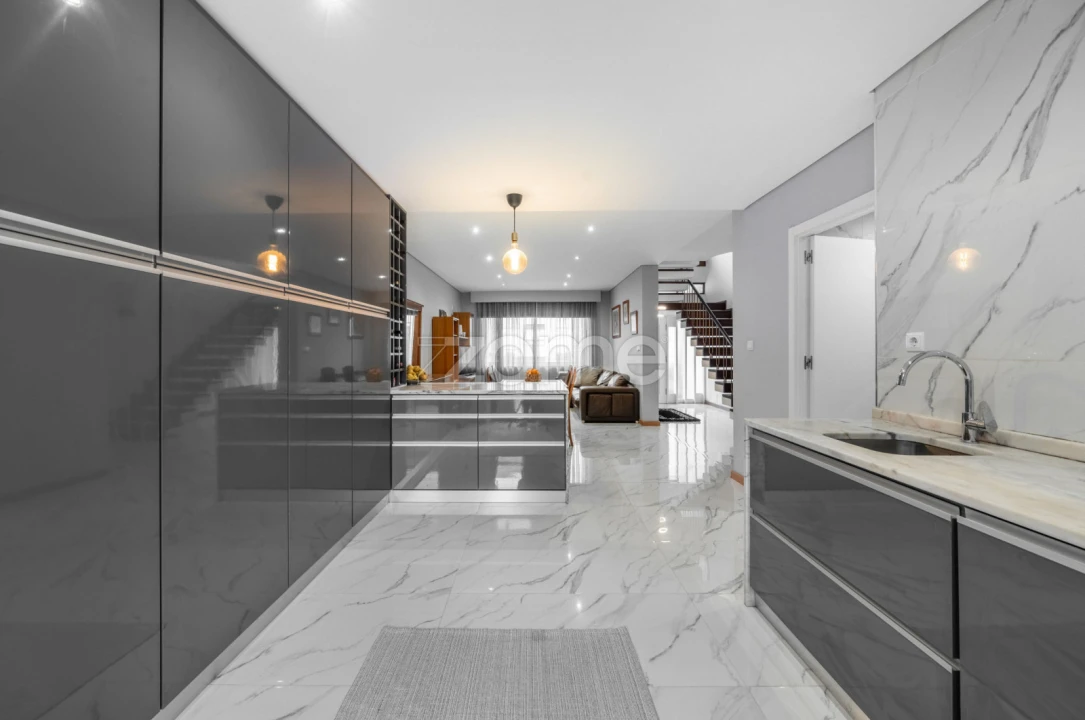 Moradia T4 para Venda em São Mamede de Infesta e Senhora da Hora Foto 10