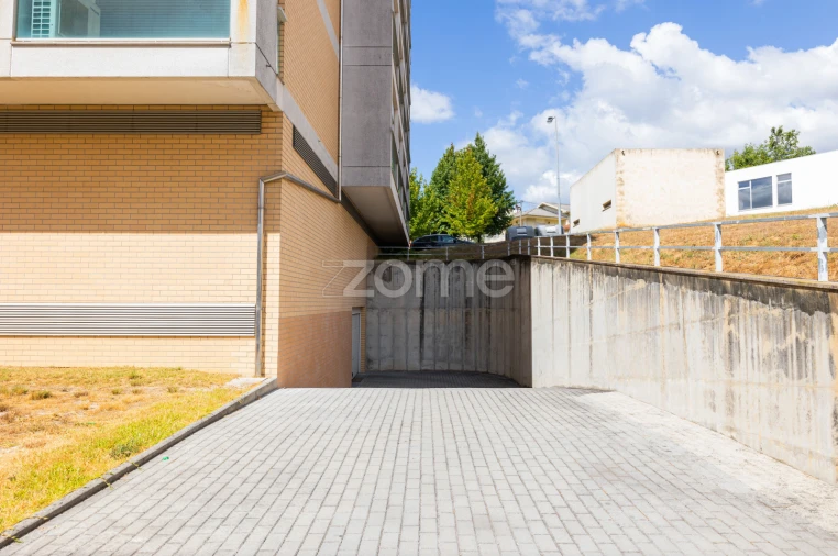 Apartamento T3 para Venda em Nogueira, Fraião e Lamaçães Foto 36