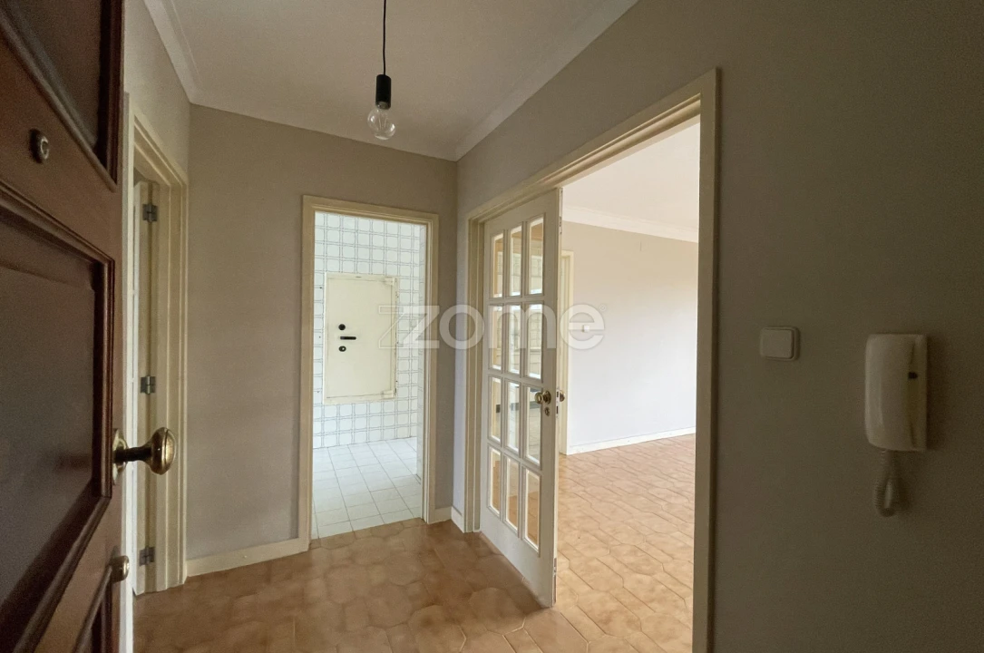 Apartamento T2 para Arrendamento em São Mamede de Infesta e Senhora da Hora Foto 2