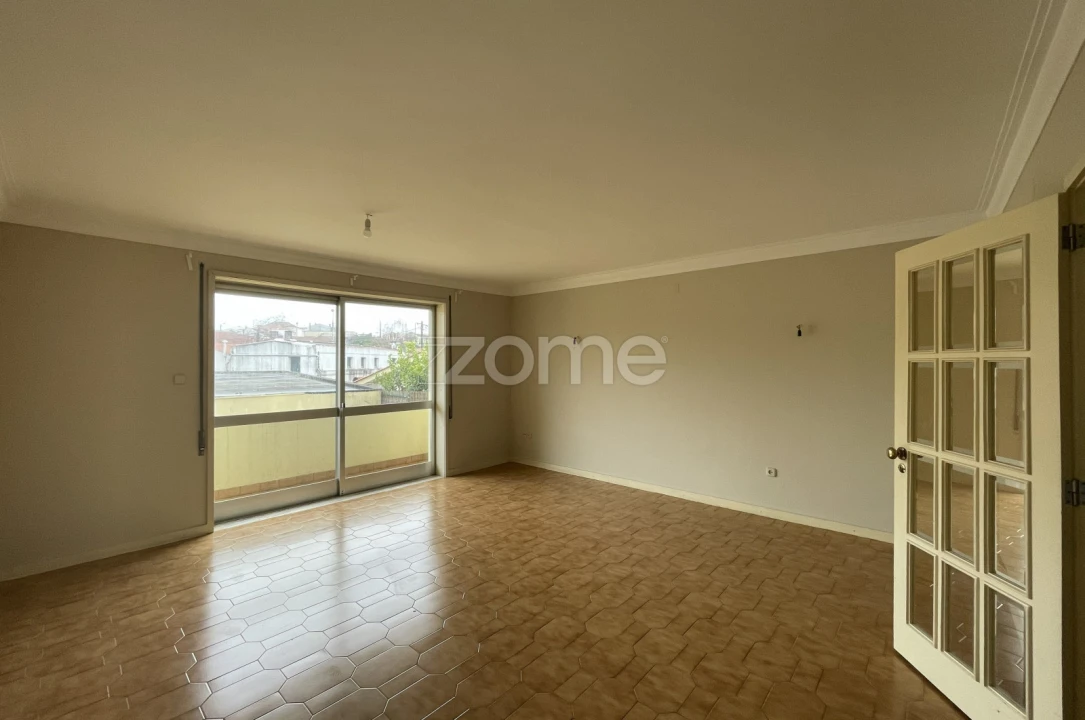 Apartamento T2 para Arrendamento em São Mamede de Infesta e Senhora da Hora Foto 3