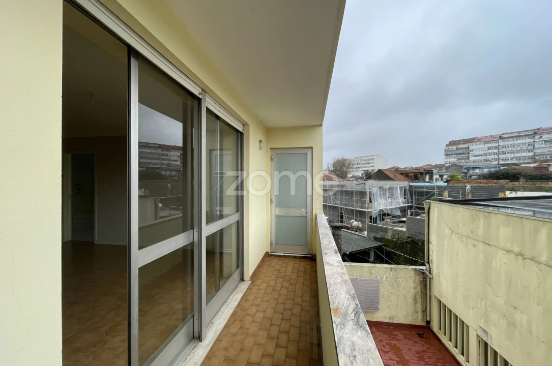 Apartamento T2 para Arrendamento em São Mamede de Infesta e Senhora da Hora Foto 6