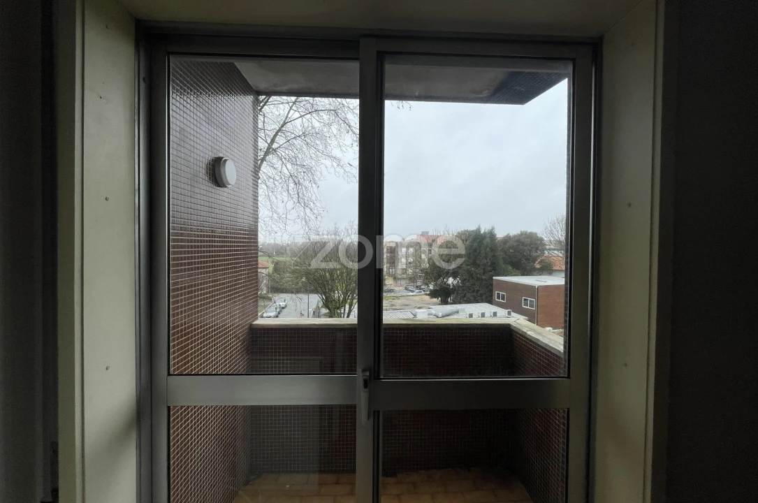 Apartamento T2 para Arrendamento em São Mamede de Infesta e Senhora da Hora Foto 13