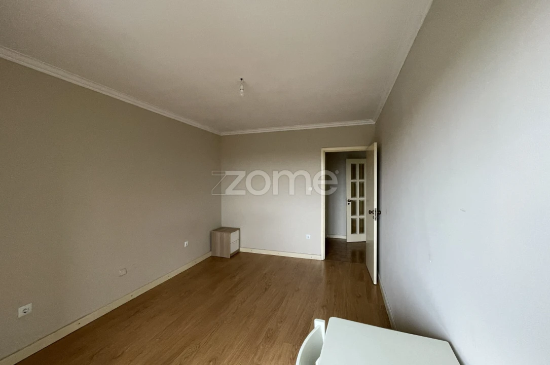 Apartamento T2 para Arrendamento em São Mamede de Infesta e Senhora da Hora Foto 12