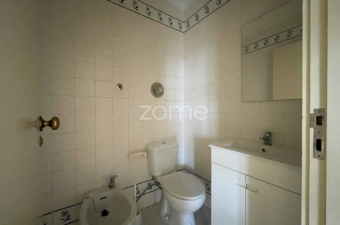 Apartamento T2 para Arrendamento em São Mamede de Infesta e Senhora da Hora Foto 18