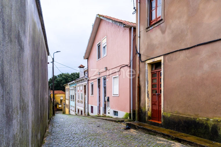 Apartamento T1 para Venda em Santa Marinha e São Pedro da Afurada Foto 1