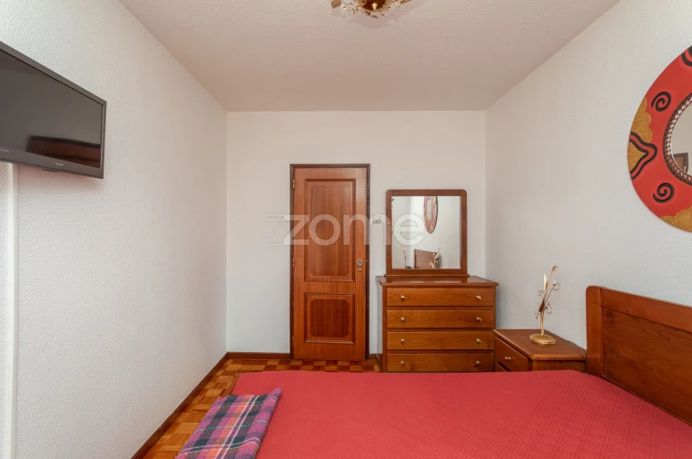 Apartamento T3 para Venda em Santo António dos Cavaleiros e Frielas Foto 23