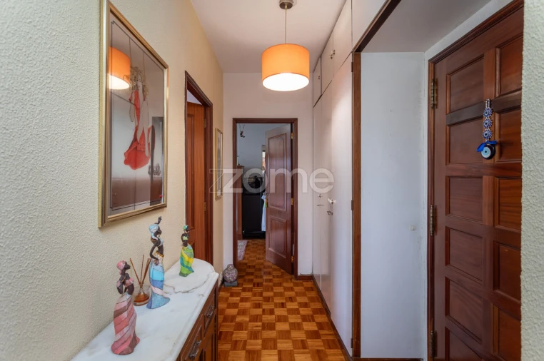 Apartamento T3 para Venda em Santo António dos Cavaleiros e Frielas Foto 25