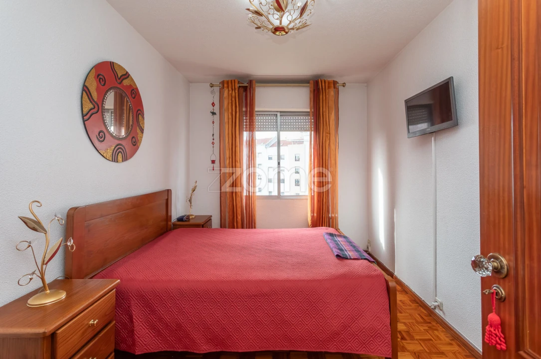 Apartamento T3 para Venda em Santo António dos Cavaleiros e Frielas Foto 3