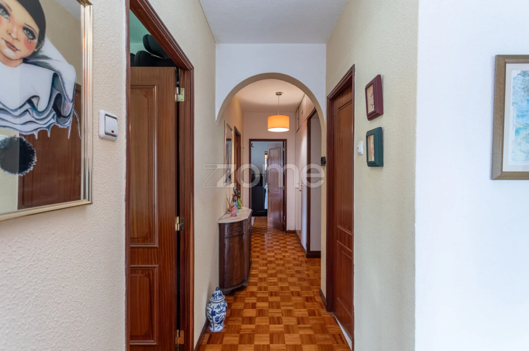 Apartamento T3 para Venda em Santo António dos Cavaleiros e Frielas Foto 24