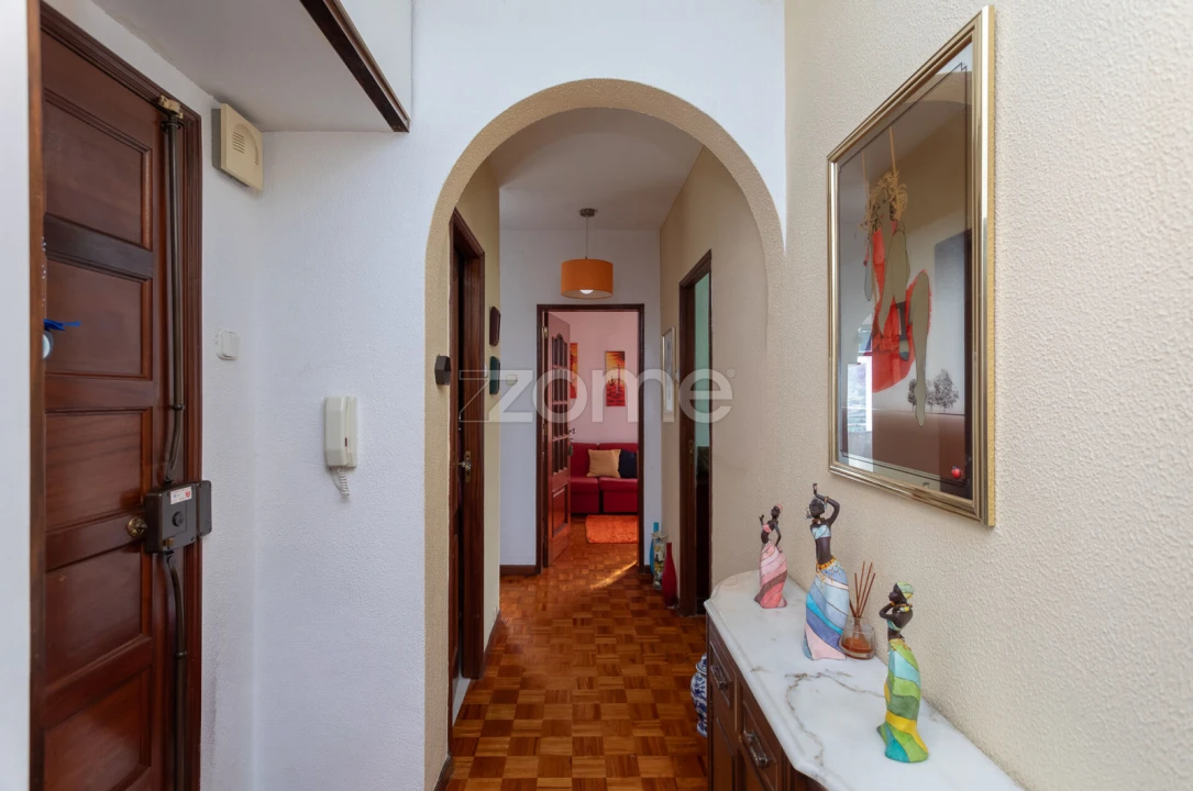 Apartamento T3 para Venda em Santo António dos Cavaleiros e Frielas Foto 27