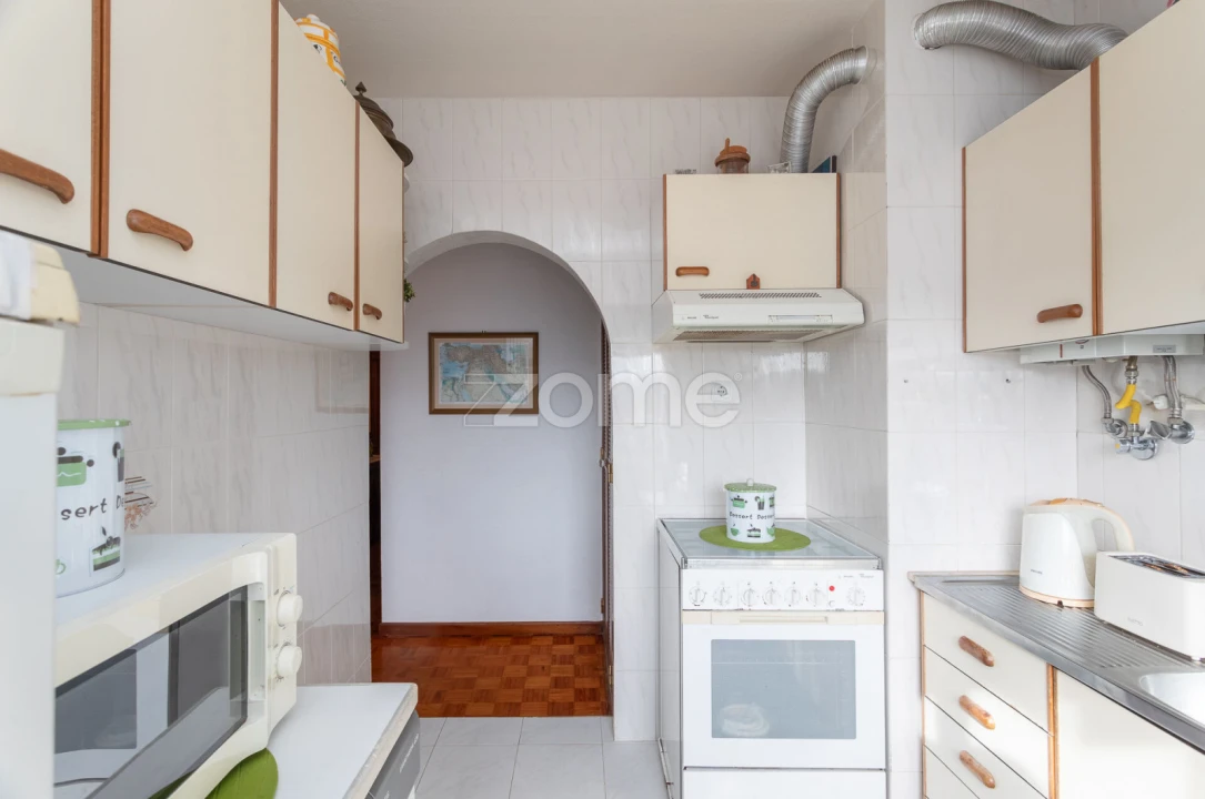 Apartamento T3 para Venda em Santo António dos Cavaleiros e Frielas Foto 4