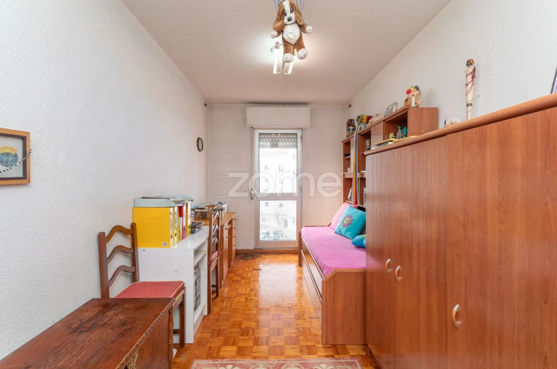 Apartamento T3 para Venda em Santo António dos Cavaleiros e Frielas Foto 8