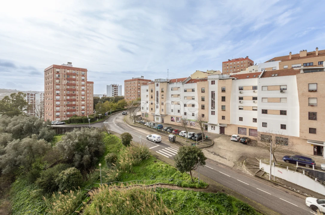 Apartamento T3 para Venda em Santo António dos Cavaleiros e Frielas Foto 19