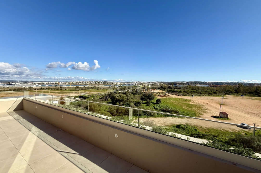 Apartamento T3 para Venda em Portimão Foto 3