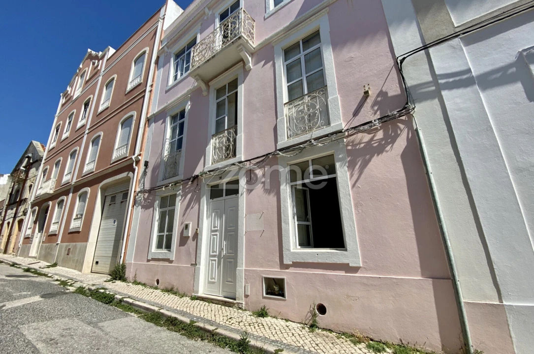 Prédio para Venda em Buarcos Foto 1