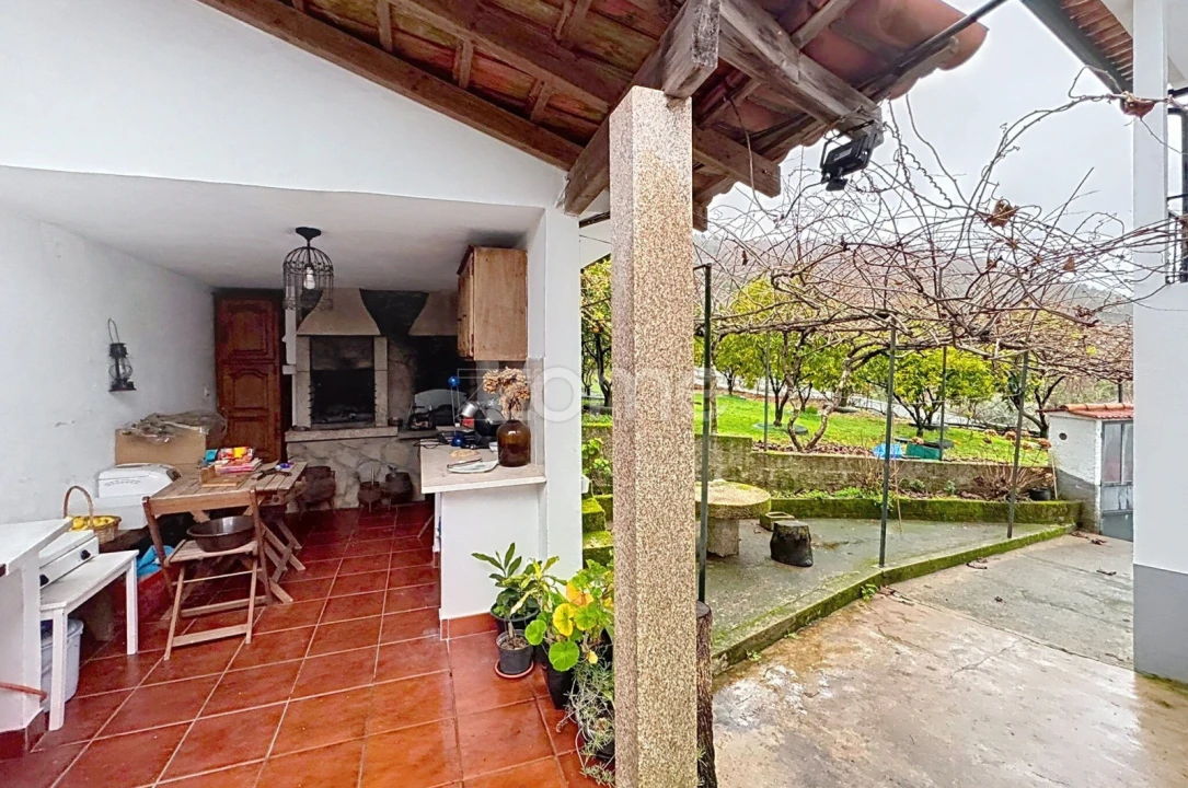 Moradia T5 para Venda em Sobral Pichorro e Fuinhas Foto 10