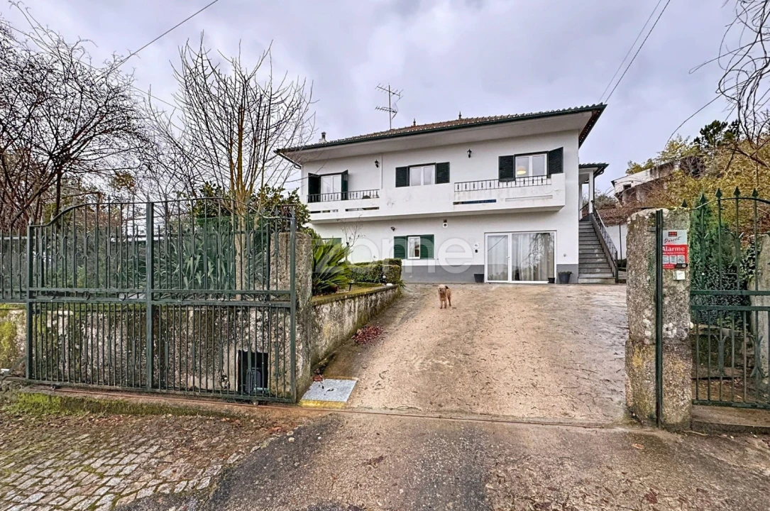 Moradia T5 para Venda em Sobral Pichorro e Fuinhas Foto 25