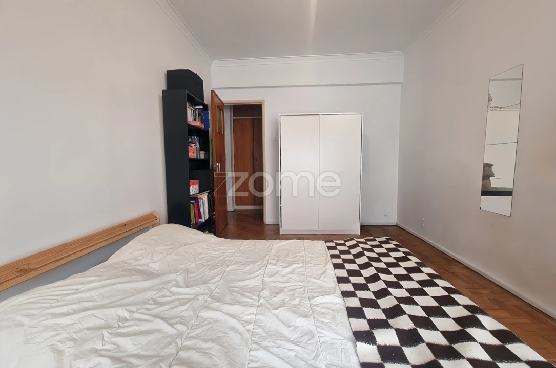 Apartamento T2 para Venda em Póvoa de Santo Adrião e Olival Basto Foto 9